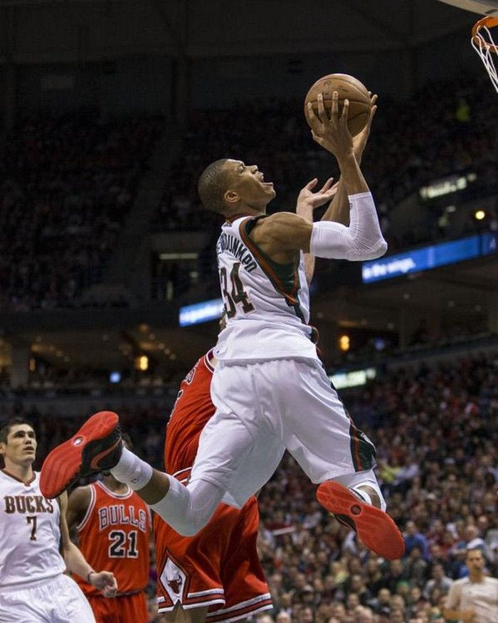 Νίκη στο φινάλε για τους Μπακς