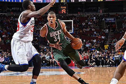 Χόρεψε και κάρφωσε στο No3 του Top-10 ο Giannis (VIDEO)