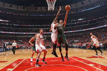 Με το “αριστερό” οι Μπακς του Αντετοκούνμπο (VIDEOS)