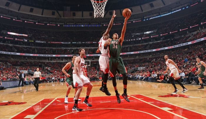 Με το “αριστερό” οι Μπακς του Αντετοκούνμπο (VIDEOS)