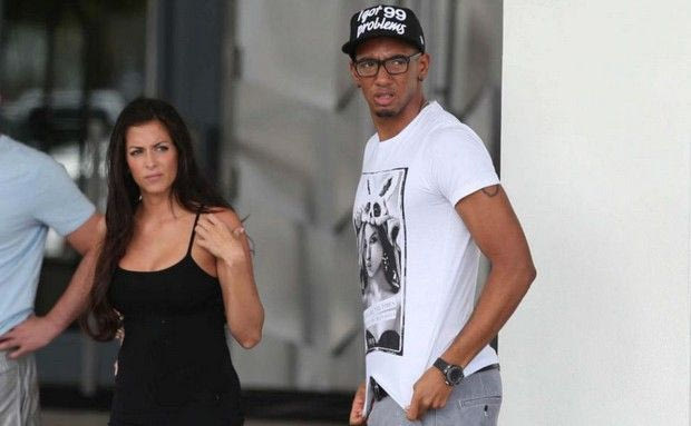 Για ενδοοικογενειακή βία κατηγορείται ο Μπόατενγκ!