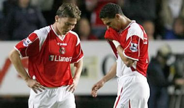 Διαψεύδει η Τσάρλτον ότι ανέβαλε ματς για πολιτικούς λόγους