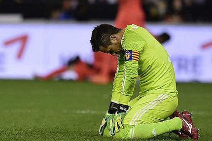 Του έφυγε η μπάλα μέσα από τα χέρια (VIDEO)