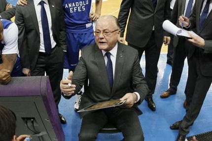 Φωνές και εκτόξευση πίνακα από τον Ίβκοβιτς (VIDEO)