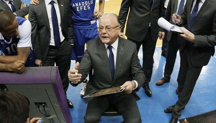 Φωνές και εκτόξευση πίνακα από τον Ίβκοβιτς (VIDEO)