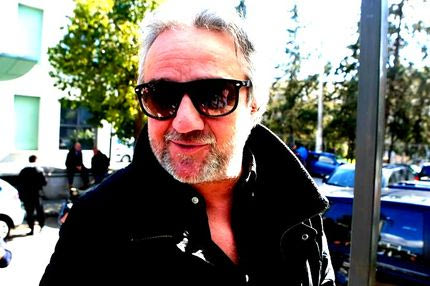 -Με ποιον παίζεις την Κυριακή; -Με τον Κομπότη