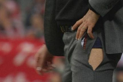 Έσκισε το παντελόνι του από τη χαρά του ο Γκουαρδιόλα (VIDEO)