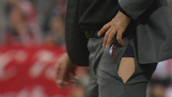 Έσκισε το παντελόνι του από τη χαρά του ο Γκουαρδιόλα (VIDEO)