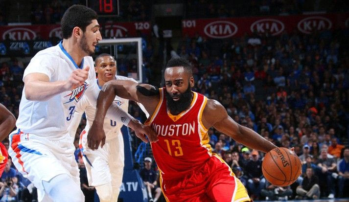 Ο Χάρντεν 41, ο Ουέστμπρουκ 40 με τριπλ-νταμπλ