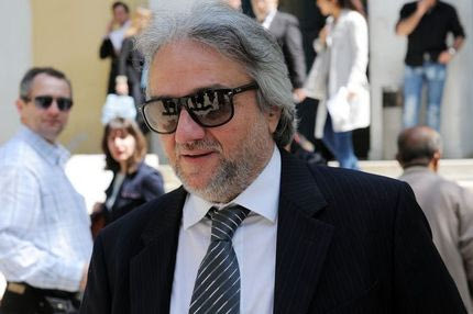 “Je suis Κομπότης”