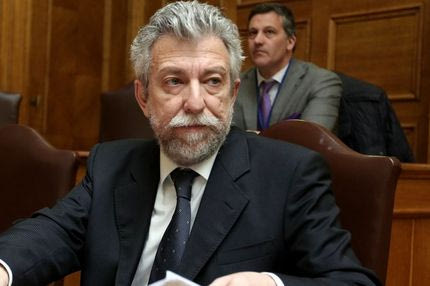 “Να κρατήσουν τα πανό για προσάναμμα”
