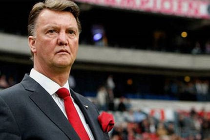 Φαν Χάαλ: “Δεν βλέπετε πως μας παίζουν οι αντίπαλοι;”