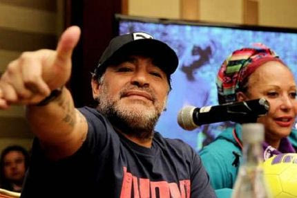 “Καρφιά” Μαραντόνα κατά Μπλάτερ και Φαν Χάαλ (VIDEO)