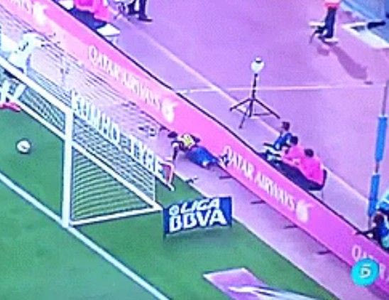 Γιόρτασε με… τούμπα τα 400 ο Μέσι (VIDEO)