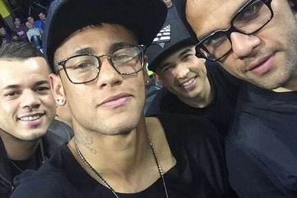 Νεϊμάρ-Άλβες και στο μπάσκετ (PHOTOS)