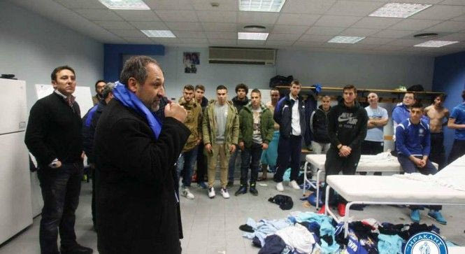 Τα συγχαρητήρια του Παπαθανασάκη στα αποδυτήρια