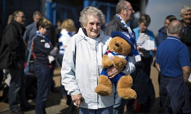 Μια 93χρονη στο “Γουέμπλεϊ”