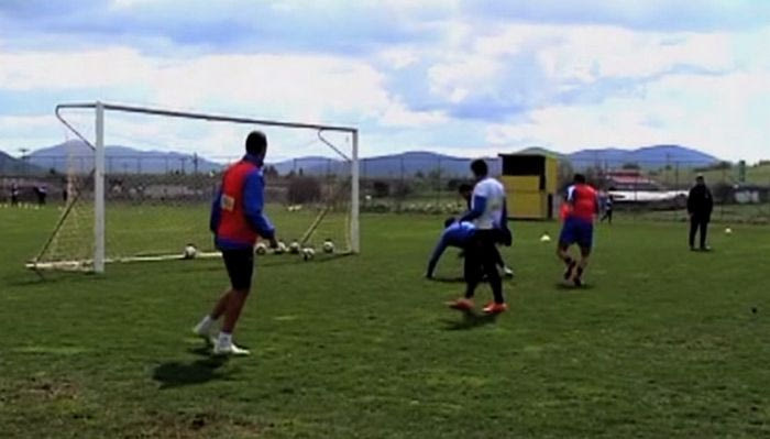 Μαγικό γκολ με τακουνάκι από Ρόλε (VIDEO)