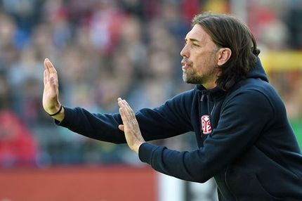 Ανανέωσε ο Σμιντ