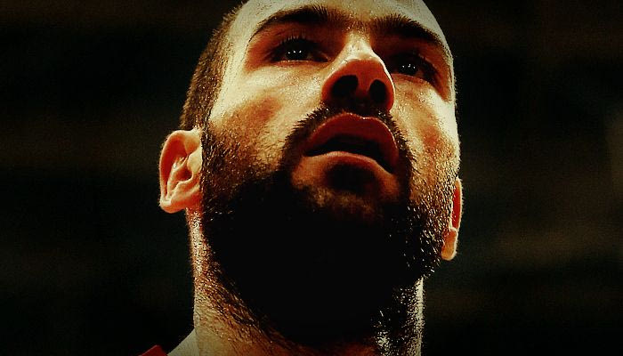 Σκάστε κι ακούστε τον αρχηγό σας