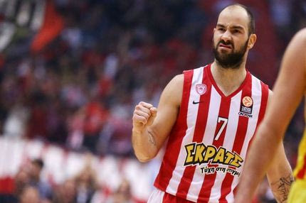 Το απίθανο τρίποντο του Σπανούλη (VIDEO)