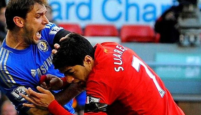 Σουάρες για τα δαγκώματα: “Αυτοί με προκάλεσαν!”