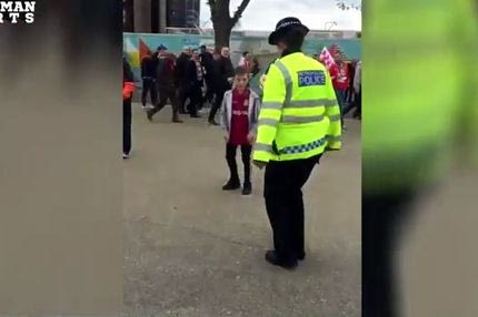 Γυναίκα αστυνομικός με… υψηλή τεχνική κατάρτιση (VIDEO)