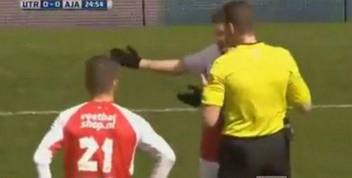 Με 12 παίκτες στο γήπεδο!