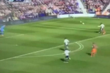 Απίθανο γκολ με λόμπα από τον Ζαμόρα (VIDEO)
