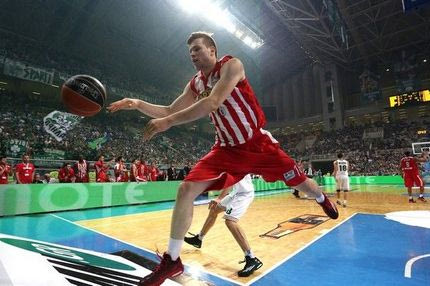 Αγραβάνης: “Από πότε τιμωρείται με τεχνική ποινή παίκτης για πανηγυρισμό;”