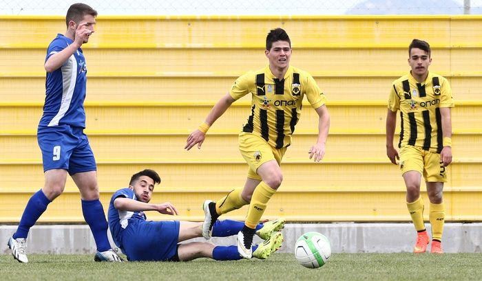 Nίκη και… αφιέρωση στον Κοντοέ