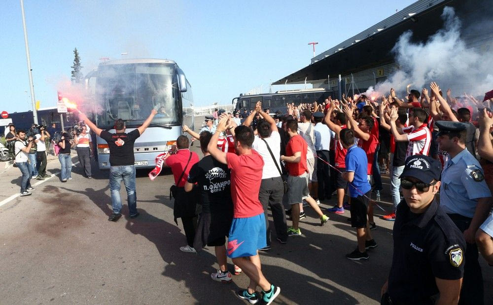 Στην Αθήνα η αποστολή του Ολυμπιακού (PHOTOS+VIDEOS)