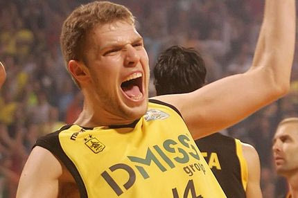 Πήρε την ελληνική υπηκοότητα ο Βεζένκοφ