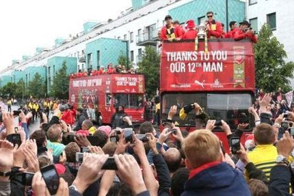 “Πλημμύρισαν” οι δρόμοι του Λονδίνου για την Άρσεναλ