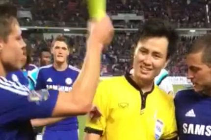 Έδειξε κίτρινη κάρτα στον… διαιτητή ο Αθπιλικουέτα