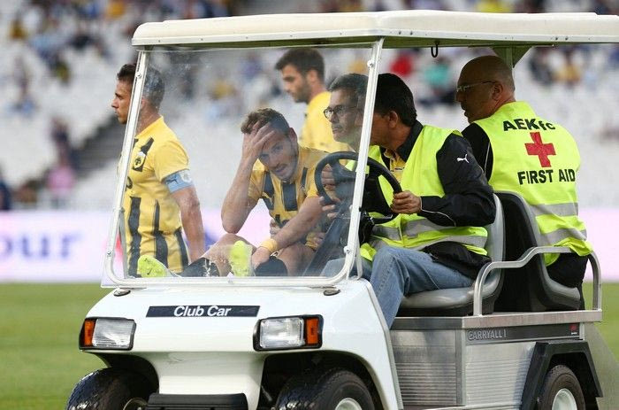 Φόβοι για ρήξη χιαστών ο Μπακάκης