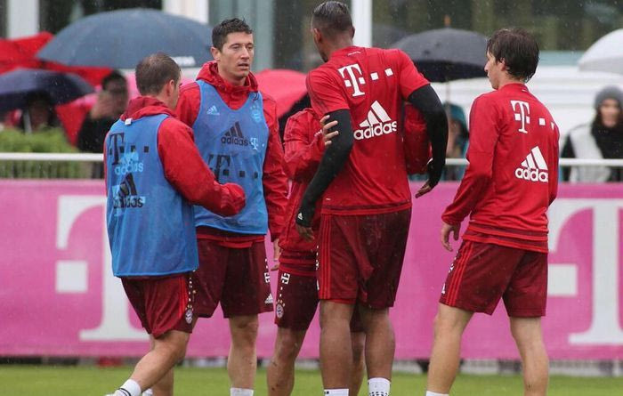 Παραλίγο να πιαστούν στα χέρια Μπόατενγκ-Λεβαντόφσκι (VIDEO)