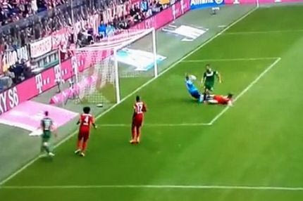 O Μπομπαντίγια “ξεφτίλισε” Νόιερ και Σβαϊνστάιγκερ με τρομερό τακουνάκι (VIDEO)