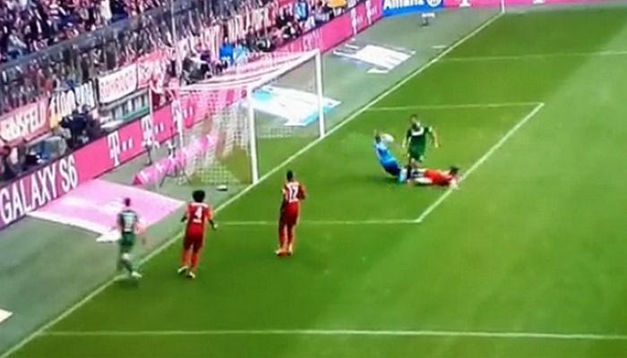 O Μπομπαντίγια “ξεφτίλισε” Νόιερ και Σβαϊνστάιγκερ με τρομερό τακουνάκι (VIDEO)