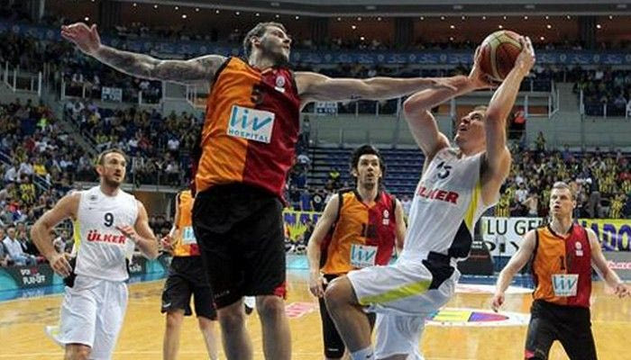 Η Φενέρμπαχτσε ξέσπασε στη Γαλατάσαραϊ