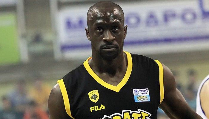 Ανοίγει τα χαρτιά του ο Μπονσού