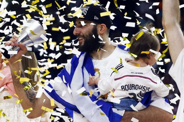 Με την κόρη του στο βάθρο ο Μπουρούσης (PHOTOS)