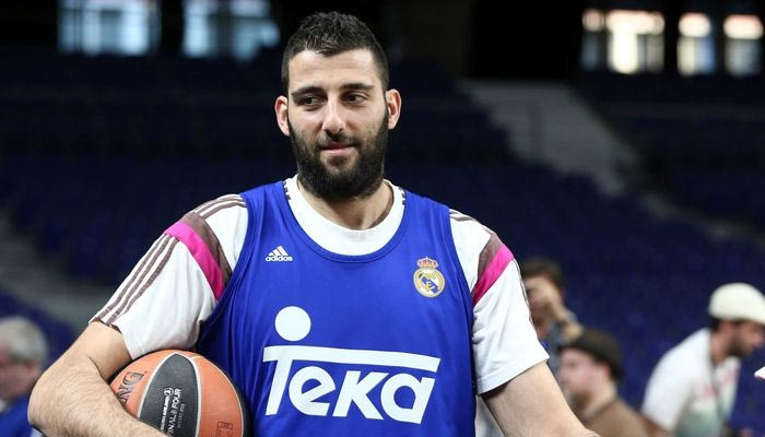 Η προπόνηση του Ολυμπιακού, η ευχή του Μπουρούση και η ατάκα του Αγγελόπουλου (VIDEOS)