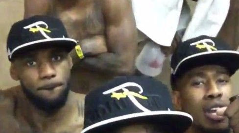 Σε τζακούζι με σαμπάνιες οι Καβαλίερς