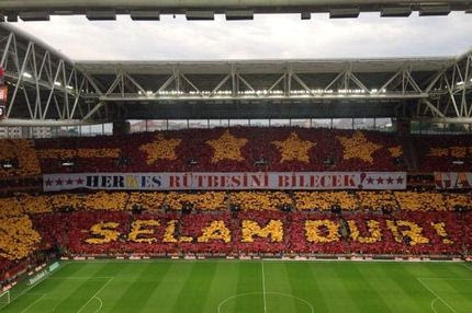 Τρομερό coreo στο ντέρμπι Γαλατάσαραϊ-Μπεσίκτας (VIDEO)