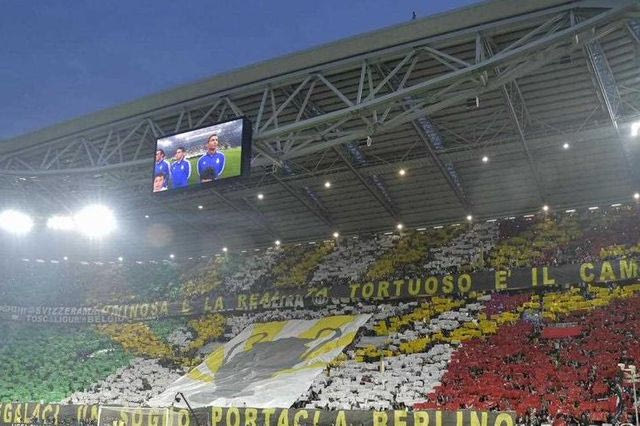 Το coreo των οπαδών της Γιουβέντους στο ματς με την Ρεάλ (VIDEO)
