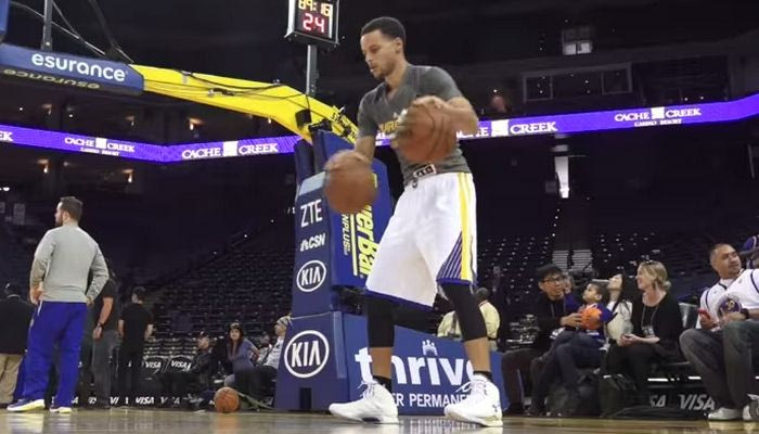 Η προετοιμασία του Κάρι πριν τον αγώνα (VIDEO)