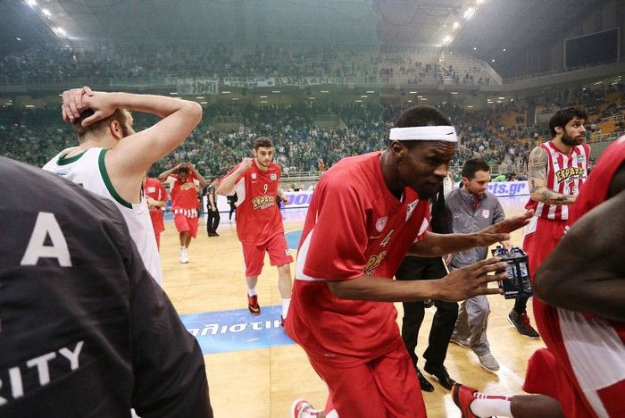 Τρεις αγωνιστικές και πρόστιμο για τα επεισόδια του ντέρμπι