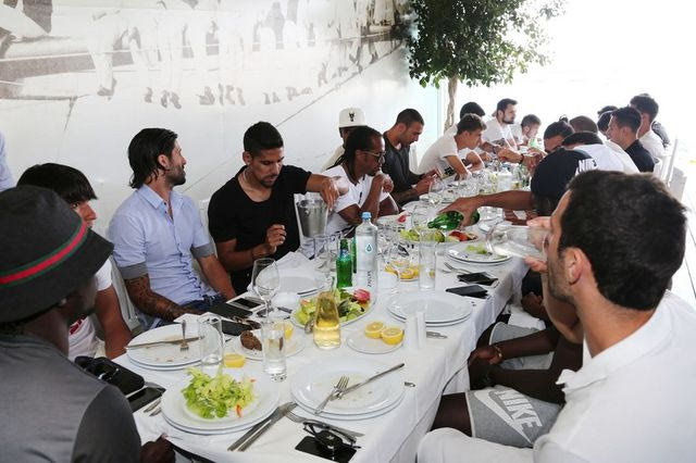 Πρώτα γεύμα, μετά τελικός (PHOTOS+VIDEO)