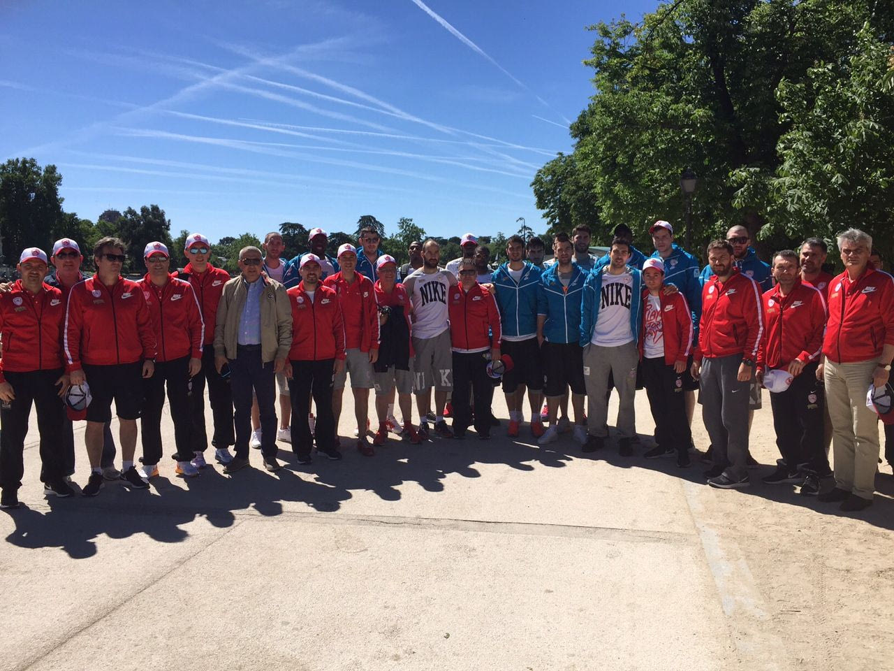 Final Four: Βόλτα για τους παίκτες του Ολυμπιακού πριν τον τελικό